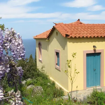 Strongilos Pensionat 4*