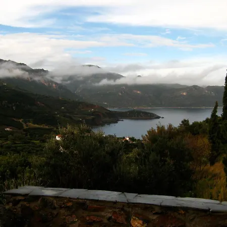 Strongilos Guest house