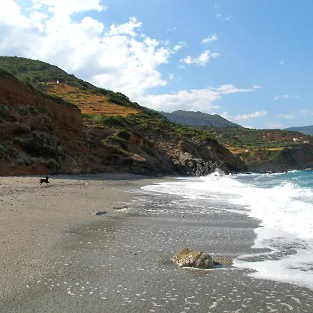 Guest house Strongilos