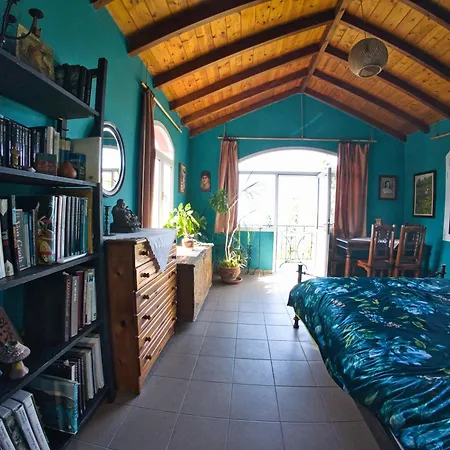 Pensionat Strongilos 4*